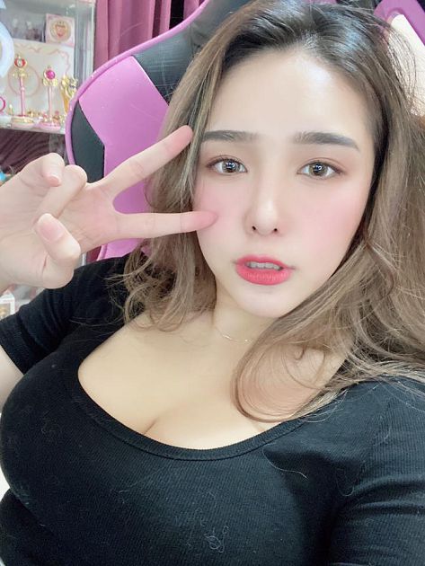 炸出誠意!超兇實況主「激動狂飆」車頭燈狂甩 網:好暈