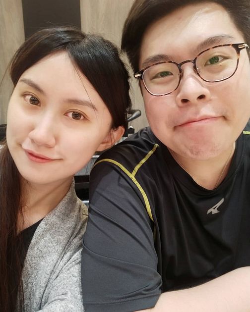 曾遇路人約ㄆ?實況正妹曬「私密床照」告白 網:好恩愛