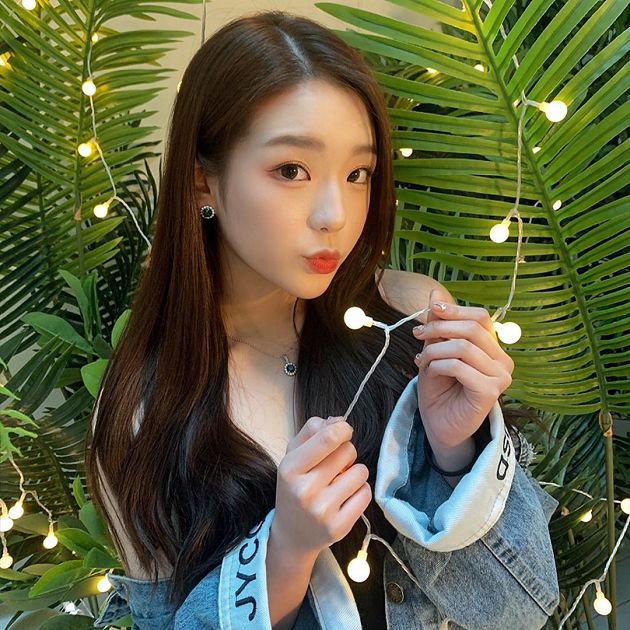 表特版正妹爆紅!肉搜身份曝光「女團隊長」:黑歷史跟著曝光