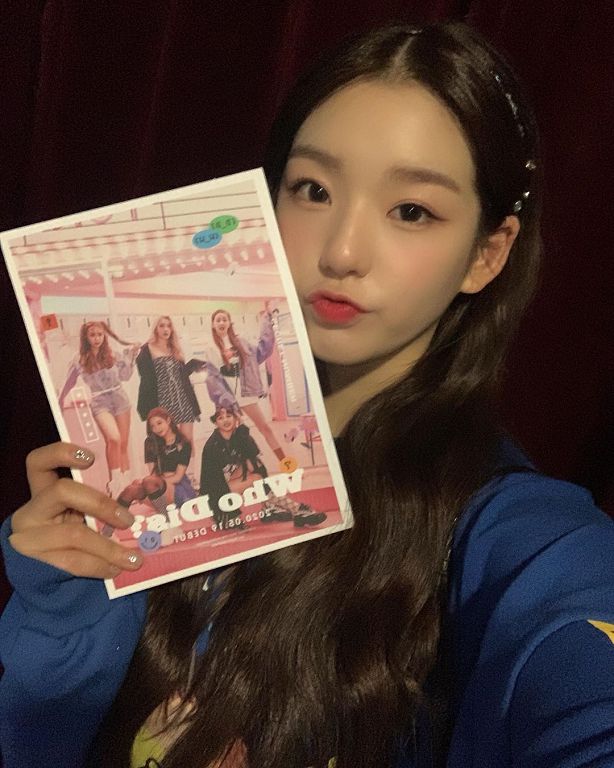 表特版正妹爆紅!肉搜身份曝光「女團隊長」:黑歷史跟著曝光