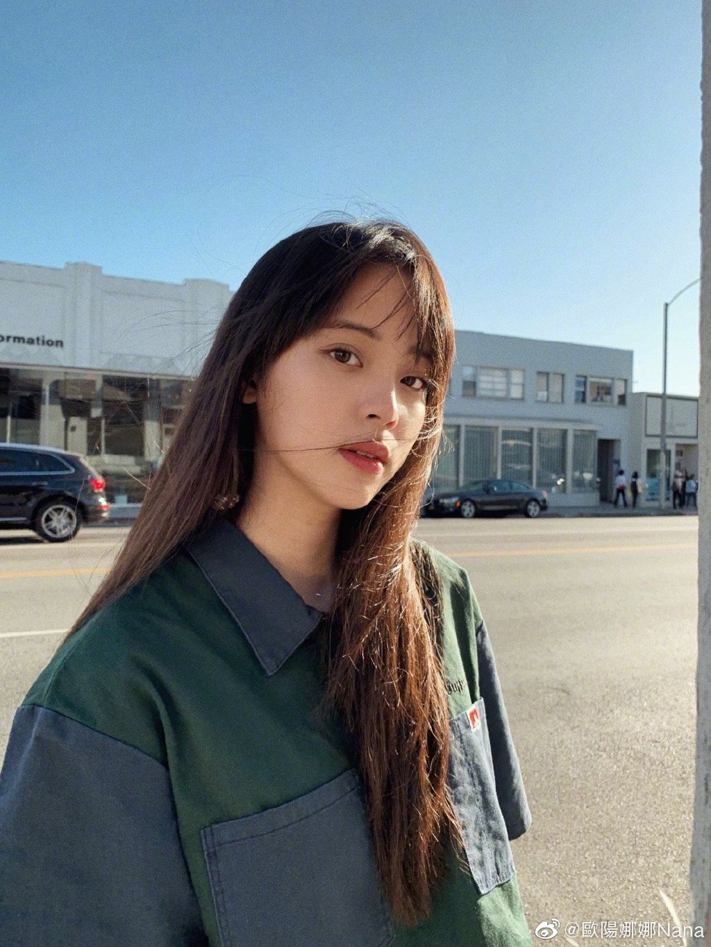 腿和上半身一樣短！歐陽娜娜「五五分」無P圖流出　網嚇歪：根本素人！