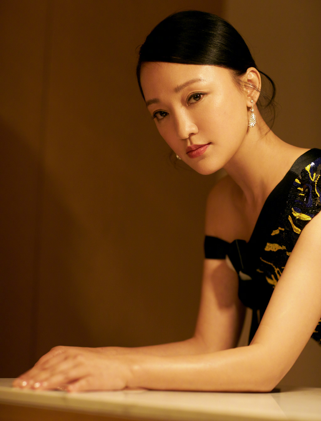 曾多次爆禁忌戀情!周迅驚傳5年婚變 老公「刪光愛的痕跡」