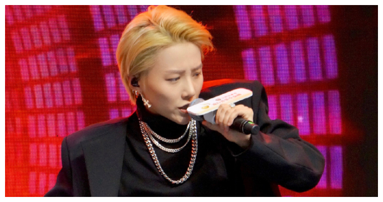 <<青你2>>劉雨昕長髮登場 大秀辣腿秒上熱搜