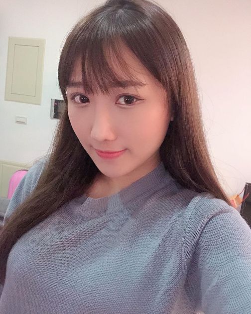 辣穿透膚戰袍!實況正妹「一起身」形象全幻滅 網崩潰:真的不搭