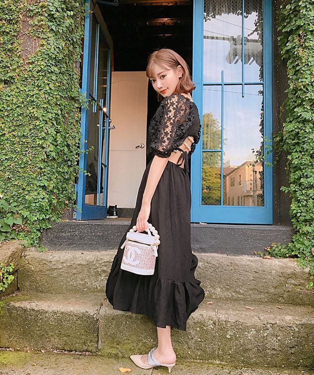 暗黑女神熱戀中？剛爆撿屍「明日花綺羅」再被抓包：同居天團主唱！