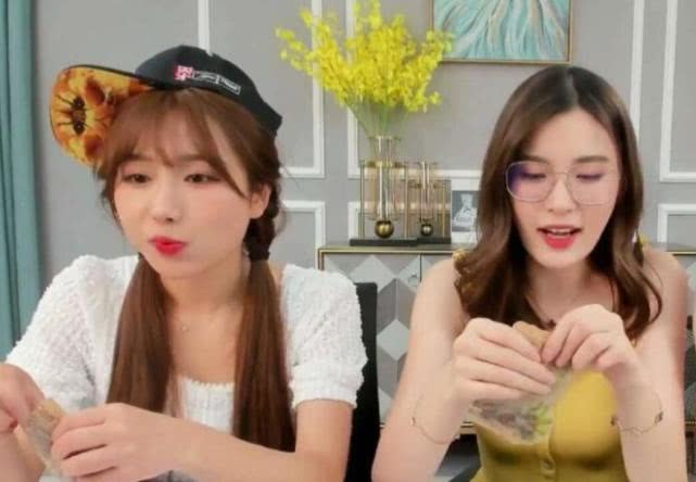 曾差點在鏡頭前走光!正妹網紅「直播試穿男士內內」 網崩潰:不能接受