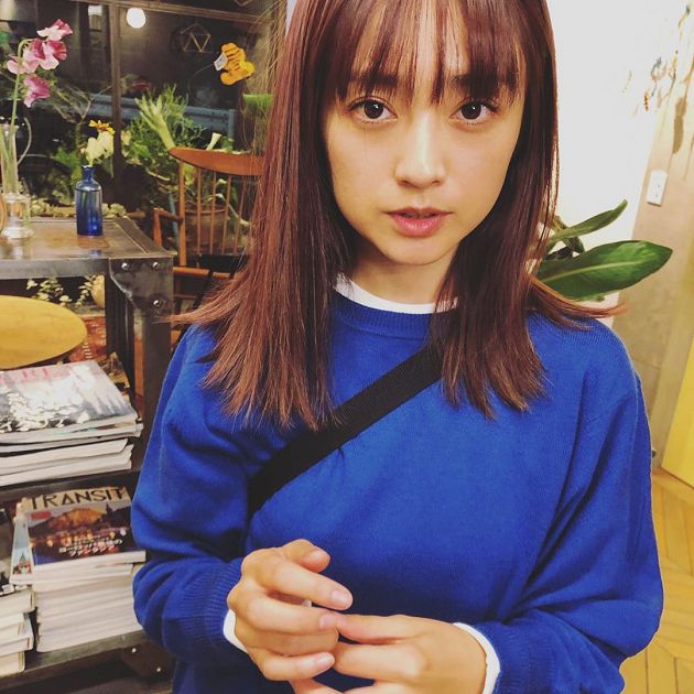 媽媽51歲下海!日本「童顏女神」暗戀對象變繼父:錢都被媽媽拿走