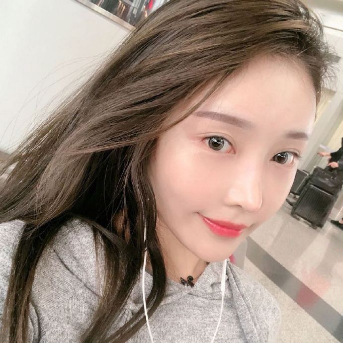 無預警消失兩個月!正妹網紅「回歸求斗內」 網酸:沒金主了?