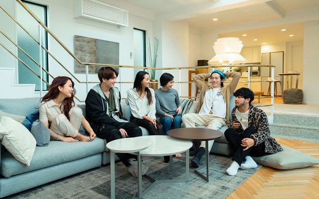 親了就給錢！實境秀《雙層公寓》遭踢爆造假：逼木村花再兇一點