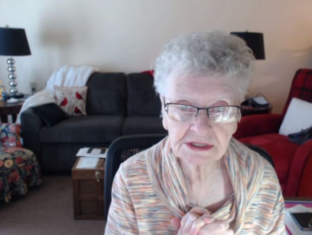 84歲還在玩!最老實況主爆紅「飽受酸民轟炸」 健康猛亮紅燈