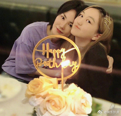 王菲「母女合照」曝光!「凍齡美貌」根本姊妹 網嚇歪:怎愈來愈美!