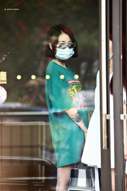 挑戰顛覆形象！《青春有你2》乃萬「新造型曝光」　網嗨：終於剪短了