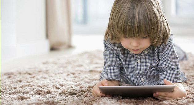 淚崩斷食!男童賴床《Minecraft》「一年心血」慘被刪 網氣:混蛋