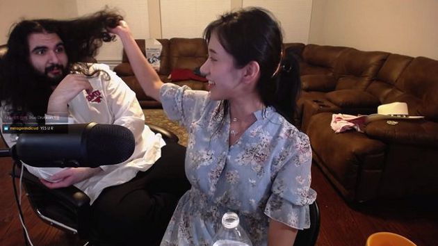 差點洋腸而去?企鵝妹、海格「合體影片」網瘋傳:可憐工具人