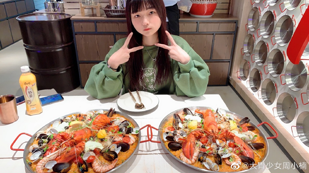 一次吃200個扇貝！正妹大胃王「薪水只有一萬二」：氣到不幹