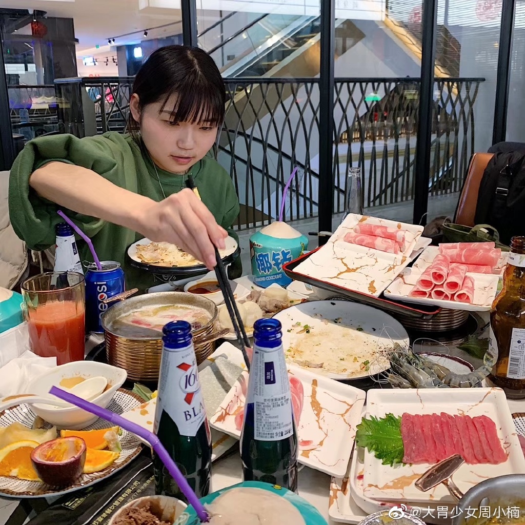 一次吃200個扇貝！正妹大胃王「薪水只有一萬二」：氣到不幹