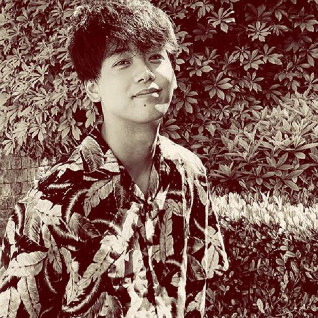 當紅小鮮肉醜聞不斷！爆「無縫」周杰倫MV女主：欠前女友錢不還