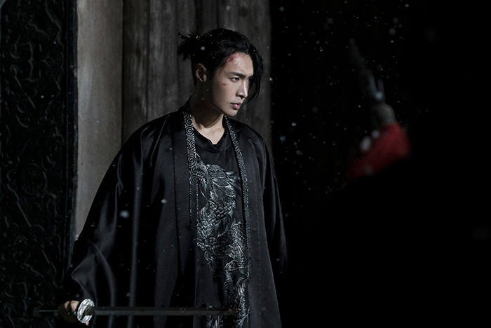 張藝興「古裝造型曝光」!跨時空對話項羽 裸上身帥氣爆棚