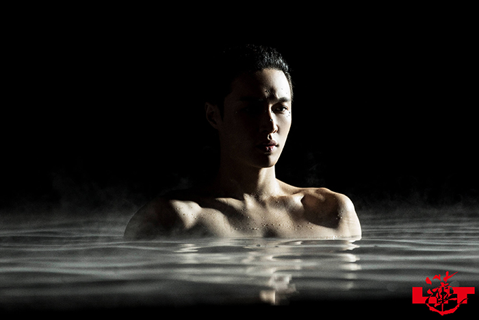 張藝興「古裝造型曝光」!跨時空對話項羽 裸上身帥氣爆棚