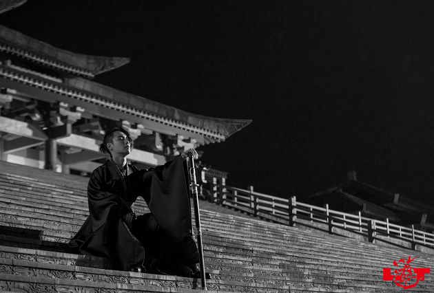 張藝興再發威!新專輯狂掃「總榜冠軍」:合作《與神同行》視覺團隊