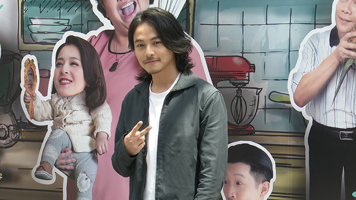 《我的婆婆》楊銘威挑戰一夜情!自拍照「報備老婆」:今天會睡這個