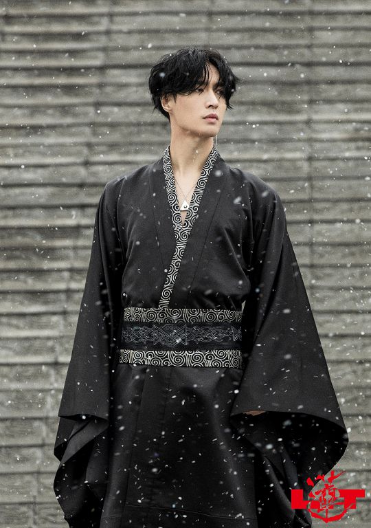 張藝興再發威!新專輯狂掃「總榜冠軍」:合作《與神同行》視覺團隊