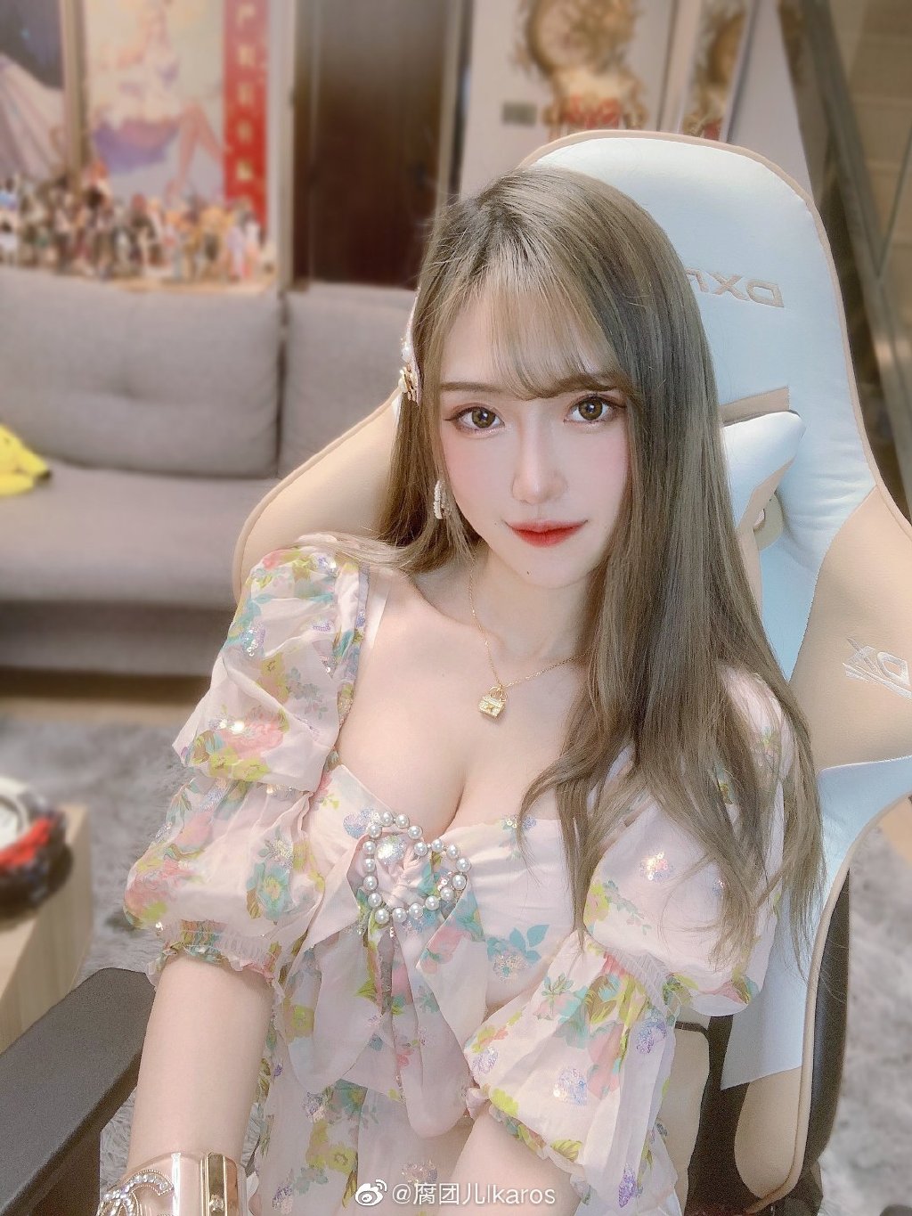 已經不小了!實況兇妹「UU噴出乳香」 網暴動:發育真的太好!