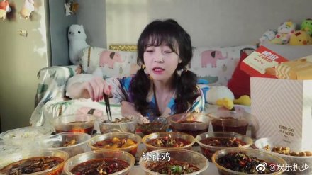 狂吃35kg烤全羊!正妹大胃王「一次吃掉100個包子」:我沒催吐