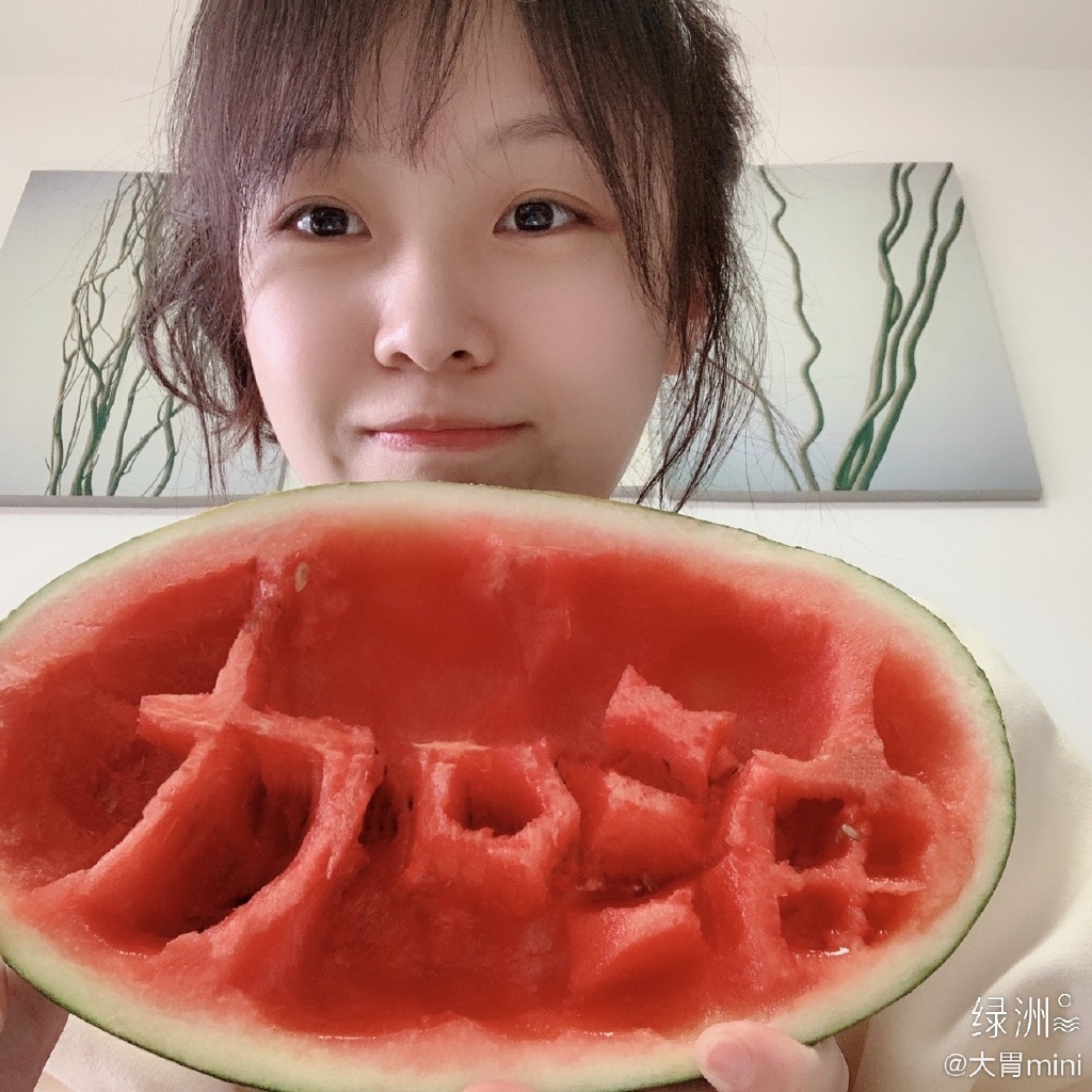 狂吃35kg烤全羊!正妹大胃王「一次吃掉100個包子」:我沒催吐