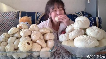 狂吃35kg烤全羊!正妹大胃王「一次吃掉100個包子」:我沒催吐