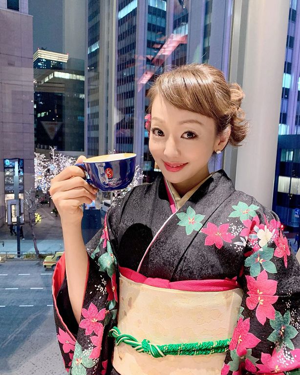 老公砍員工6成薪水!「顧人怨貴婦」狂炫富:直升機載女再被翻出