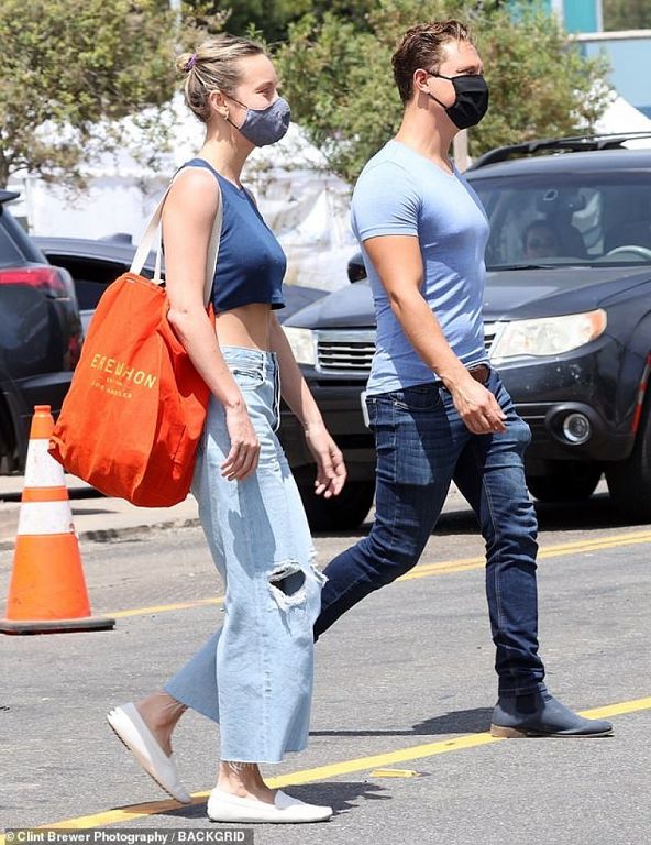 驚奇隊長「NoBra」上街!倡女權運動再成焦點:被連署換角