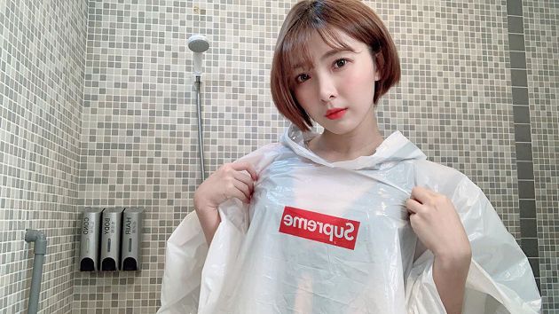 撞臉三上悠亞!實況甜心「戰袍泳衣」擠出深V誠意 網:太犯規