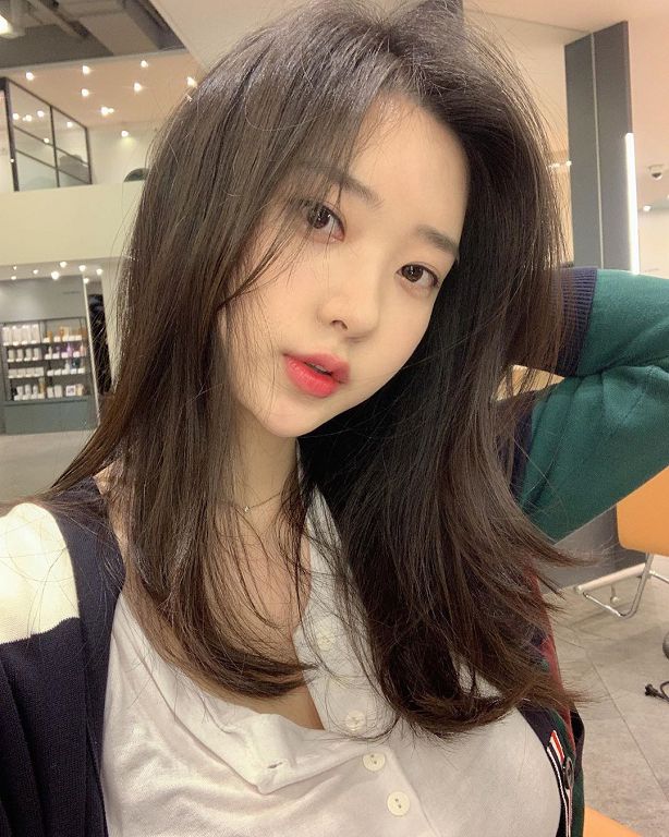 「ㄦ字腰」女神放福利!「運動照」曝光:背心完全包不住~