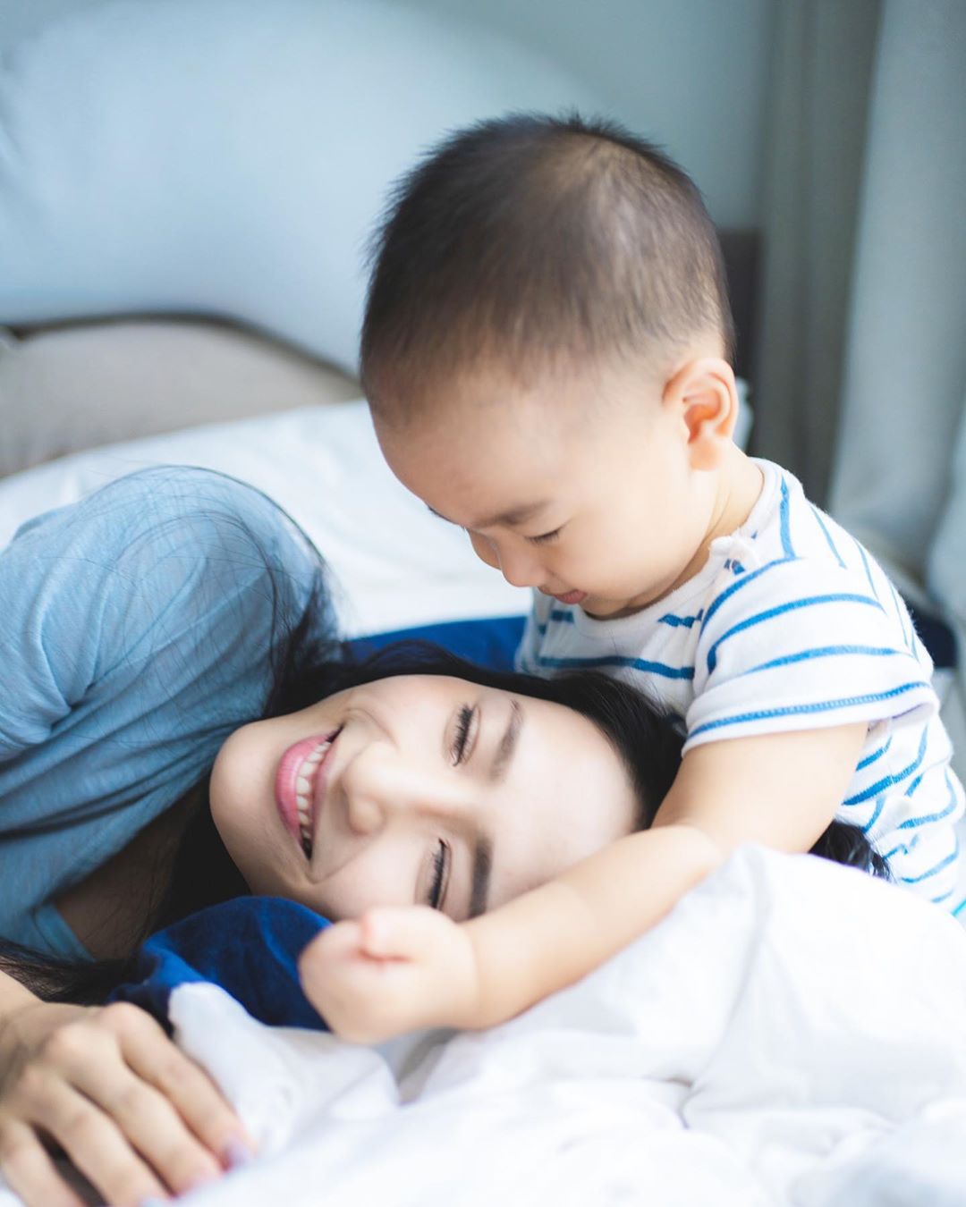 辣秀八字女乃！「港版瑤瑤」比基尼只遮三點　「超狂馬甲線」嚇歪網！