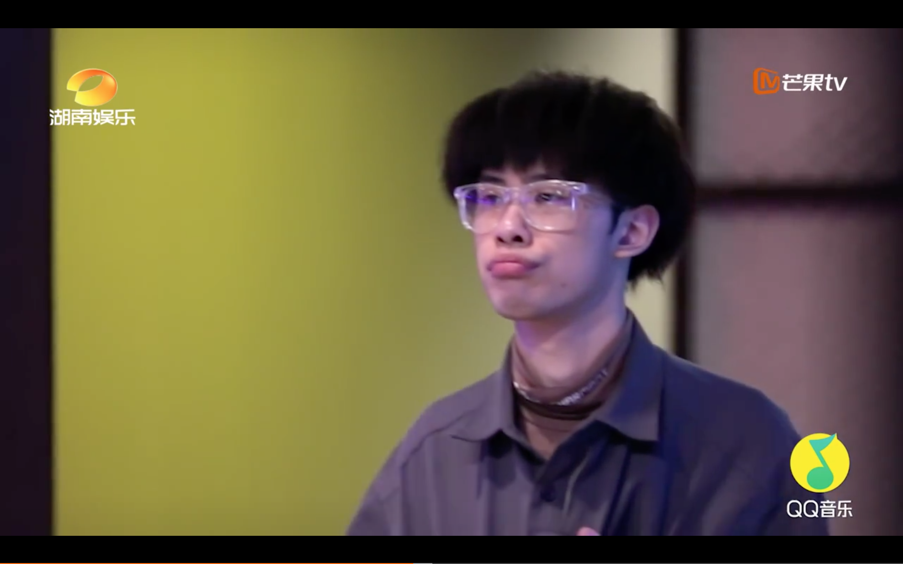 怪咖來襲!他狂練「突突」口技還配節奏 選手尬笑:我就坐他前面