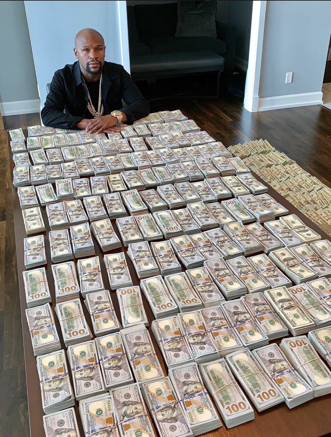 暖心! 美「炫富拳王」梅威瑟低調買單佛洛伊德265萬葬禮費用