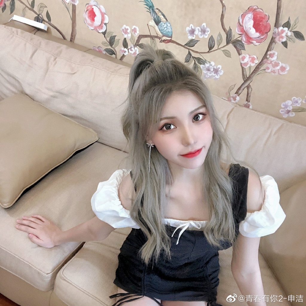 曾和台灣選手搶C位！《青你2》四胞胎「近況曝光」　網驚：變臉了？