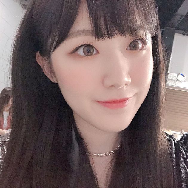 2年沒換過髮型!舒華「旁分妹妹頭」造型曝光:完全不一樣