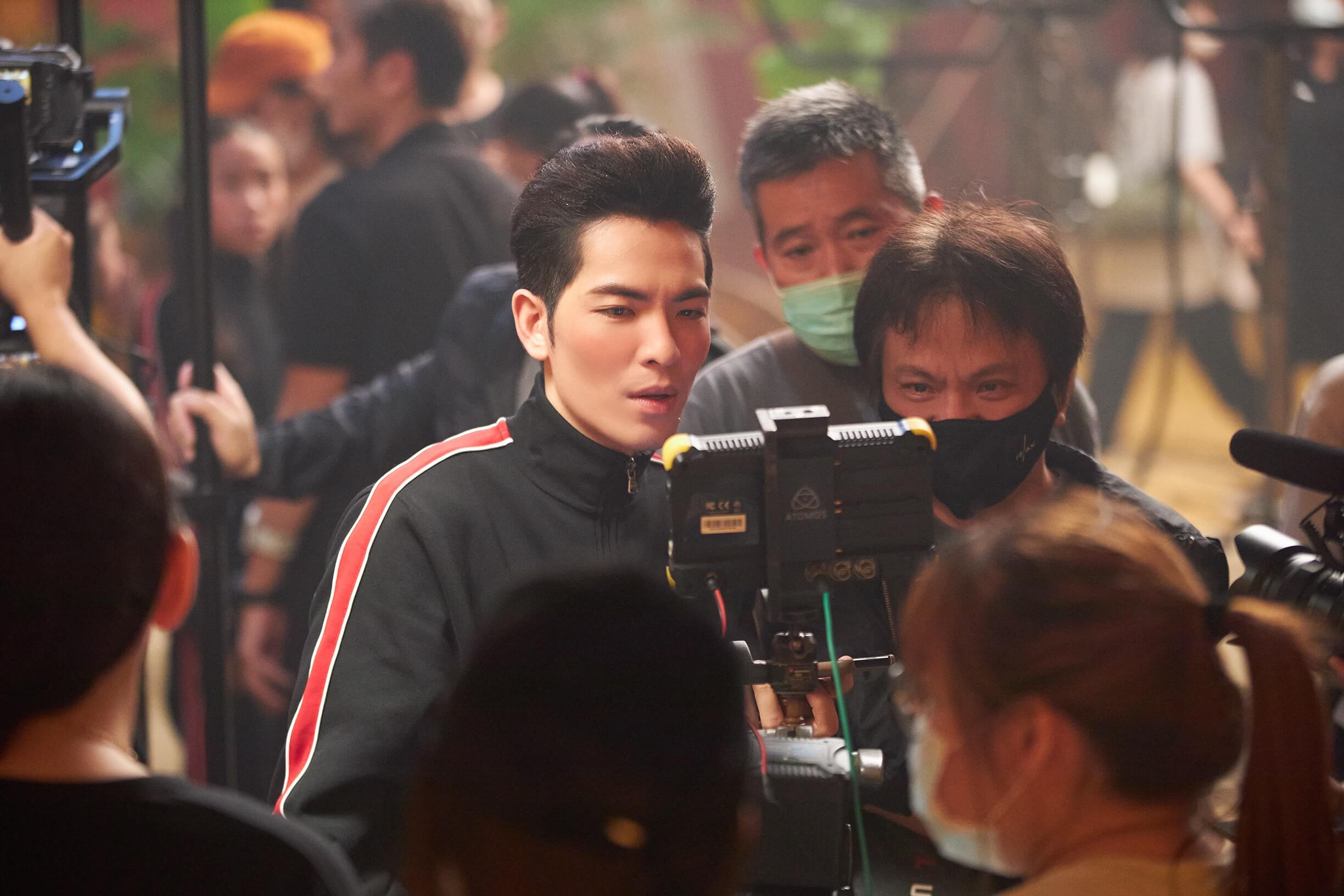 化身猴子大展野性!蕭敬騰「號召10位小孩」齊跳抖肩舞