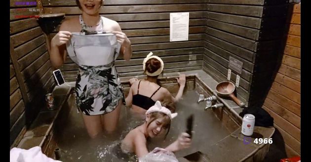 長輩暴風成長?實況主辣穿旗袍「鏡頭前狂跳」 網抓:不會晃!