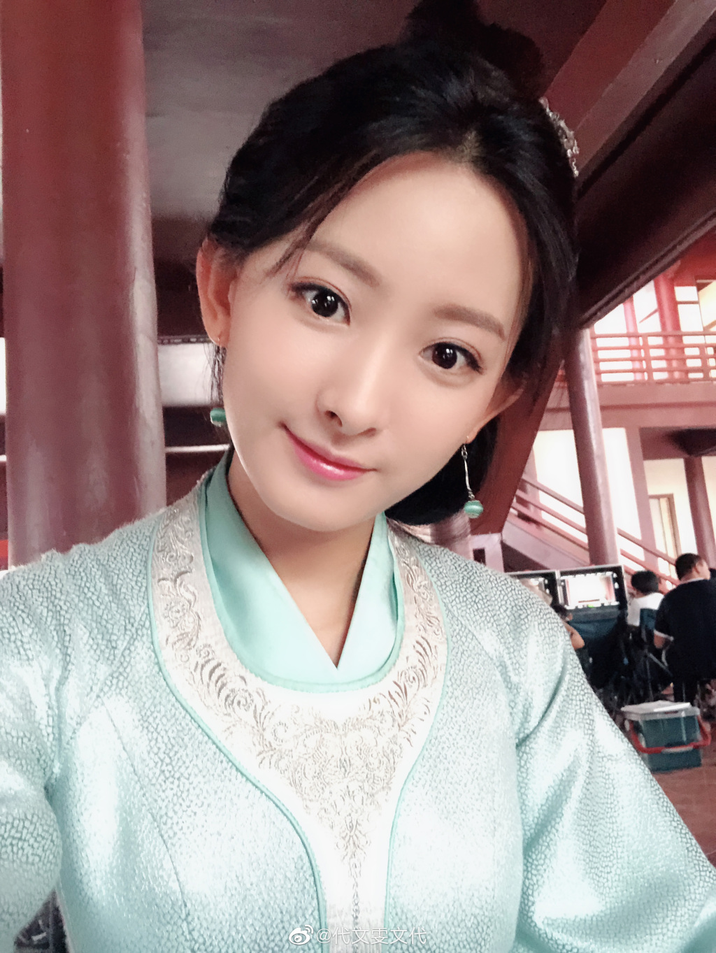 拒絕潛規則卻被反咬狐狸精！女星「長期被壓榨」：崩潰罹患憂鬱症