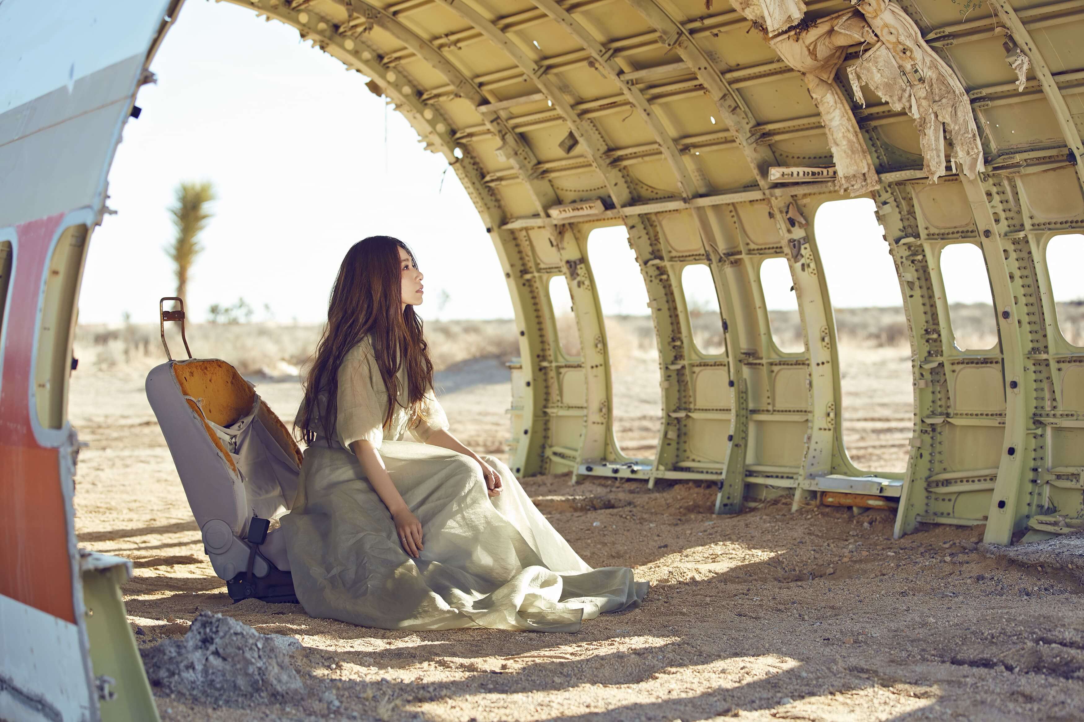 揭開專輯面紗！田馥甄「遠赴洛杉磯」拍MV　自嘲：躺著賺不容易