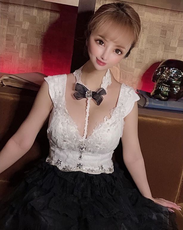 精緻過頭!日本萌妹網紅「挨批塑膠」:長得太像芭比娃娃