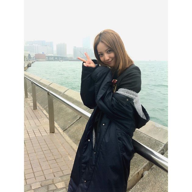 佐佐木希原諒了!諧星老公遭爆「多人混戰」:跟女優有一腿