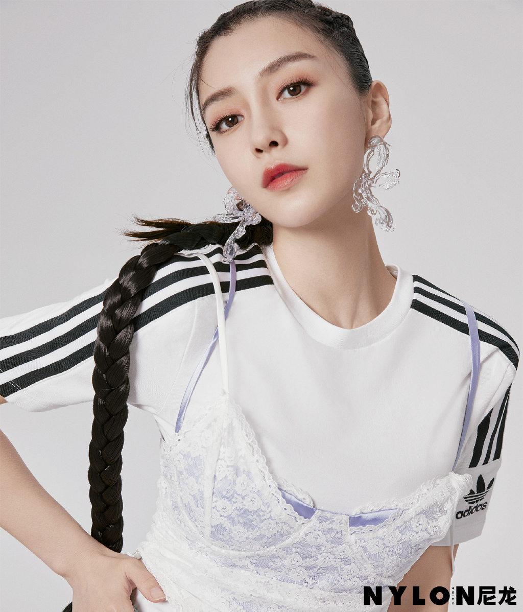 Angelababy破億豪宅曝光!「上海東方明珠在隔壁」:客廳有遊樂場