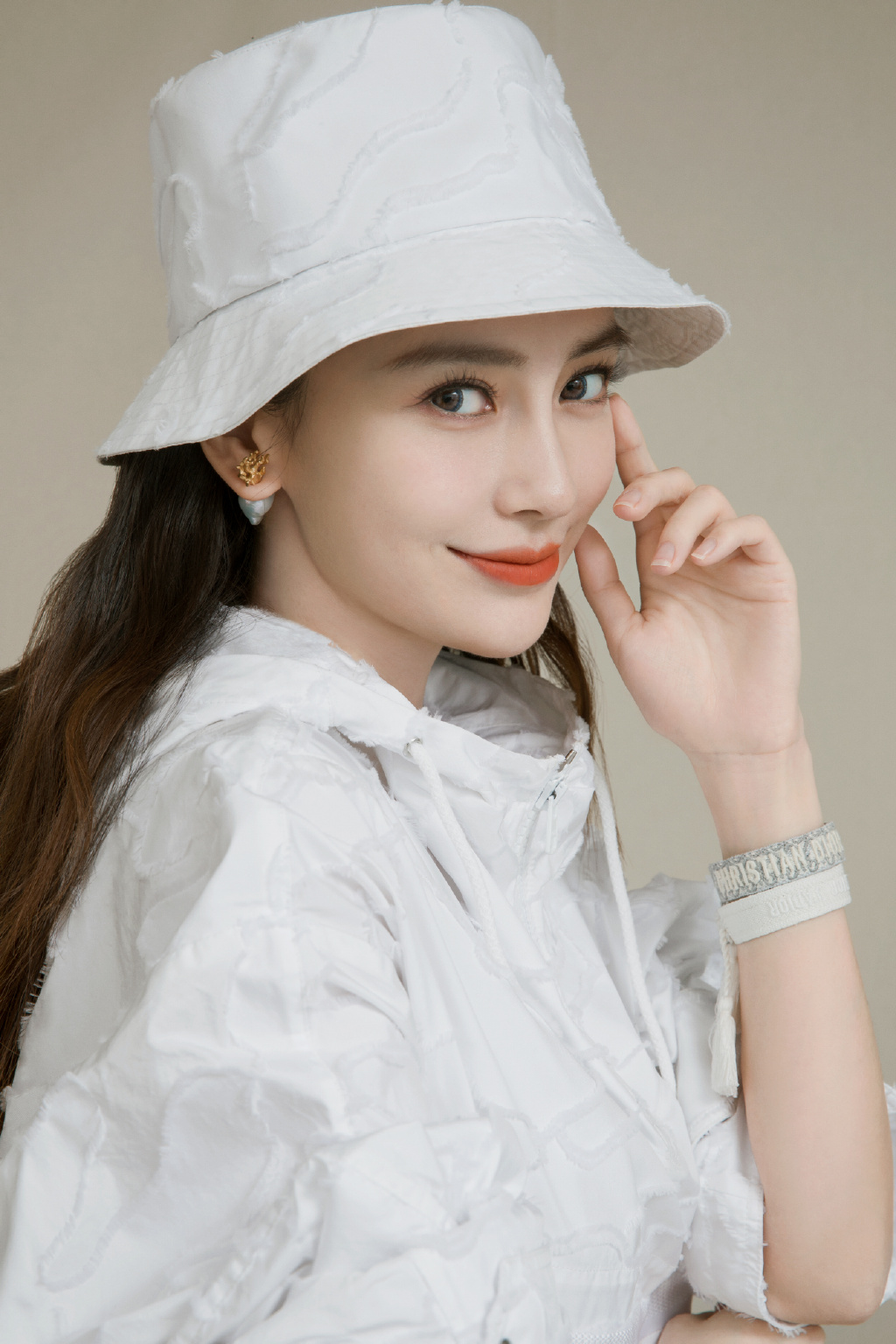 Angelababy破億豪宅曝光!「上海東方明珠在隔壁」:客廳有遊樂場