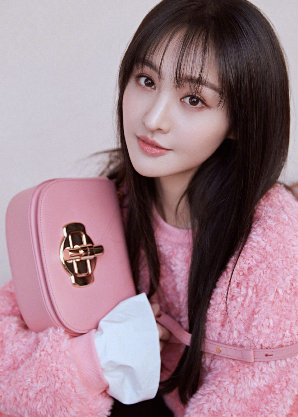 沒常識？鄭爽詢問「想把愛犬牙齒磨一磨」　網氣炸：狗做錯什麼？