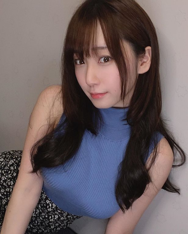 拉鍊突然往下拉！日本「清純Coser」狂放福利：夏天來了～