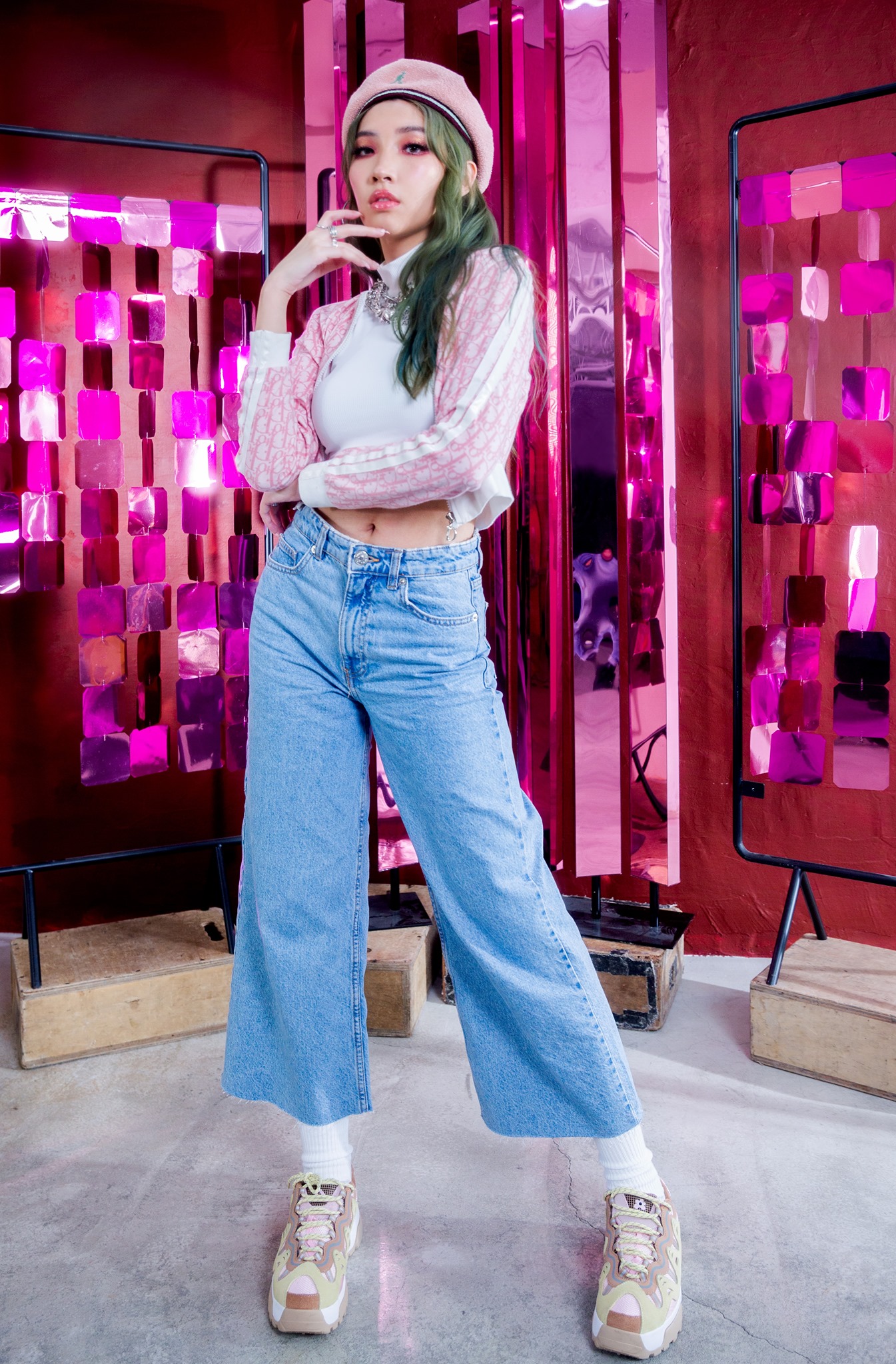 新歌成抖音夯曲!Karencici「揪7位好友視訊拍MV」超驚喜